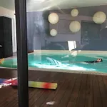 D Hotes Les Trois Chateaux Piscine Interieure Chauffee Отель типа 