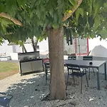 D Hotes Les Trois Chateaux Piscine Interieure Chauffee Отель типа 
