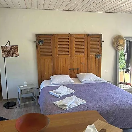 D Hotes Les Trois Chateaux Piscine Interieure Chauffee Nocleg ze śniadaniem 3*