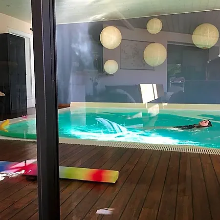 D Hotes Les Trois Chateaux Piscine Interieure Chauffee 3*