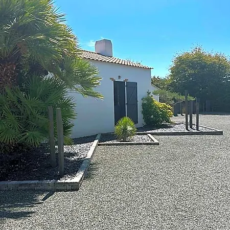 D Hotes Les Trois Chateaux Piscine Interieure Chauffee Notre-Dame-de-Riez