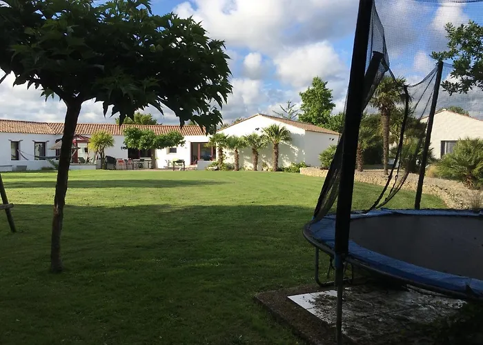 D Hotes Les Trois Chateaux 3*