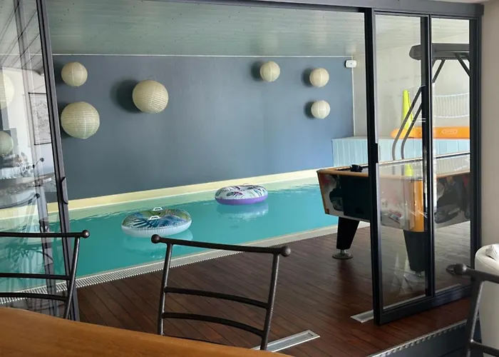 D Hotes Les Trois Chateaux