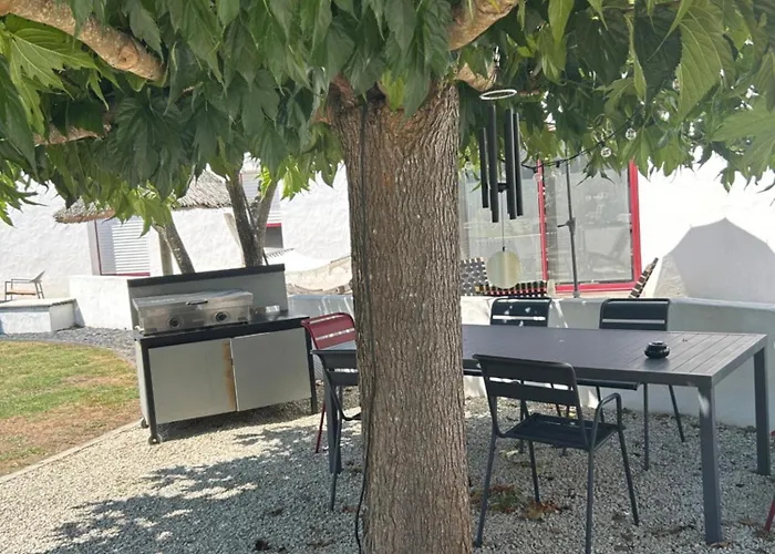 D Hotes Les Trois Chateaux Bed & Breakfast